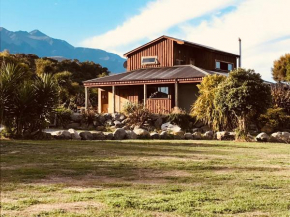 Straw bale house by the sea, Kaikoura